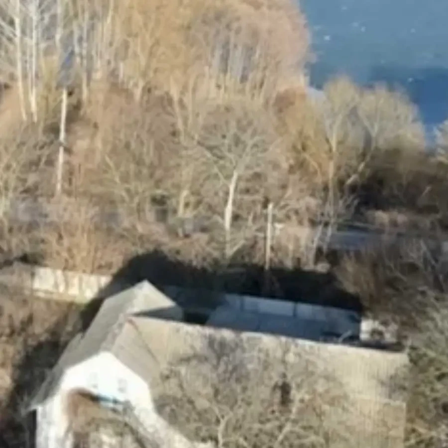 3-к будинок Київ, Дарницький, Березнева 4