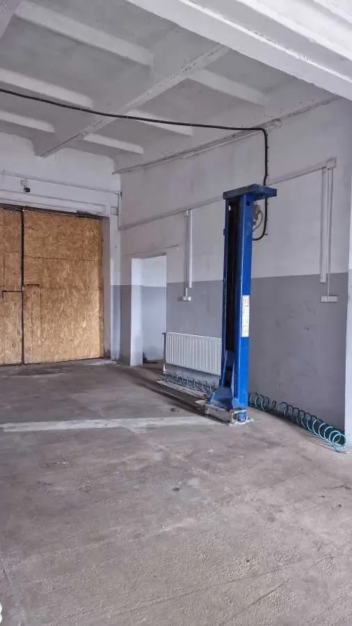 торгові площі Білоцерківський, Тараща, Хмельницького Богдана 9