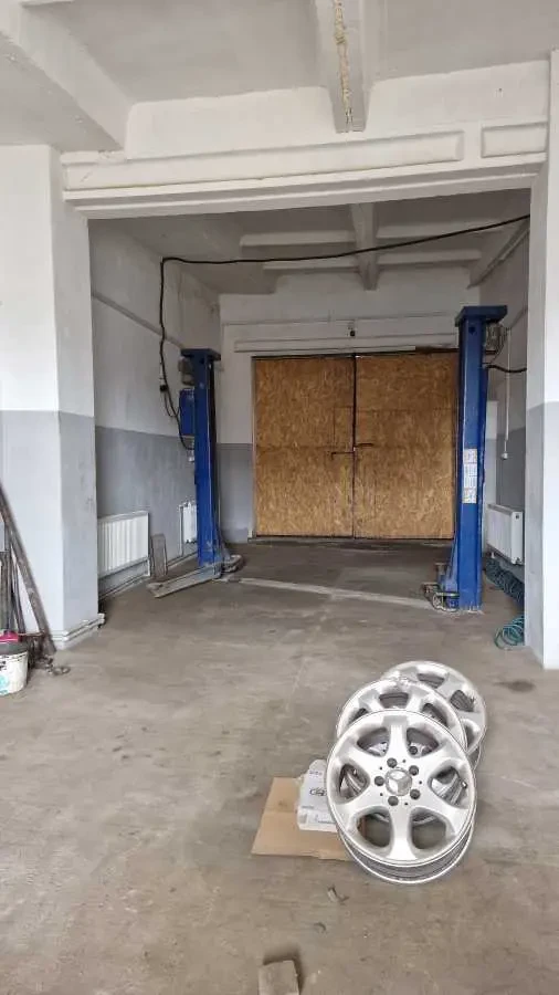 торгові площі Білоцерківський, Тараща, Хмельницького Богдана 10