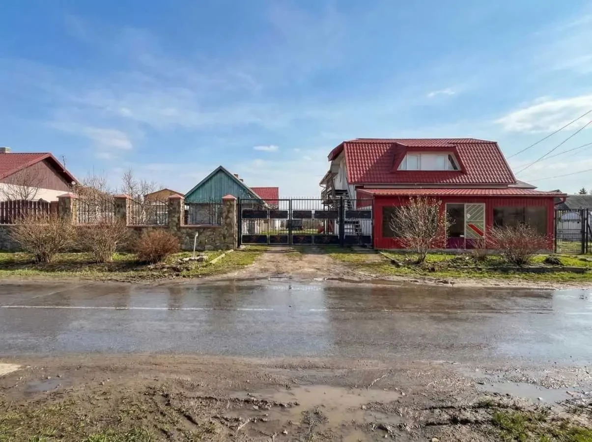 2-к будинок Пустомитівський, Щирець, Коцюбинського 7