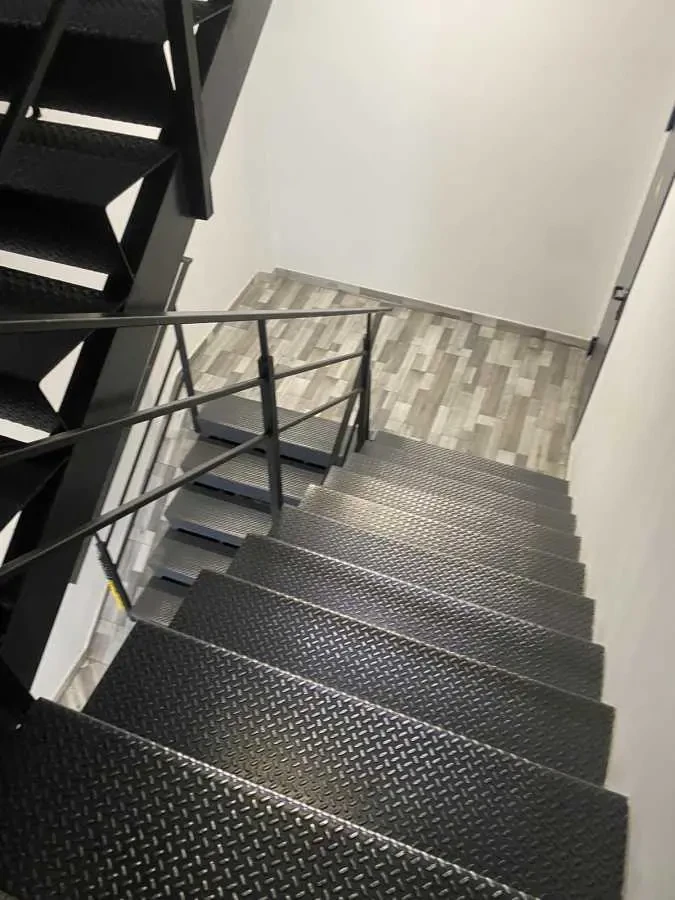 об’єкт сфери послуг Бориспільський, Гора, Калинова 2 15