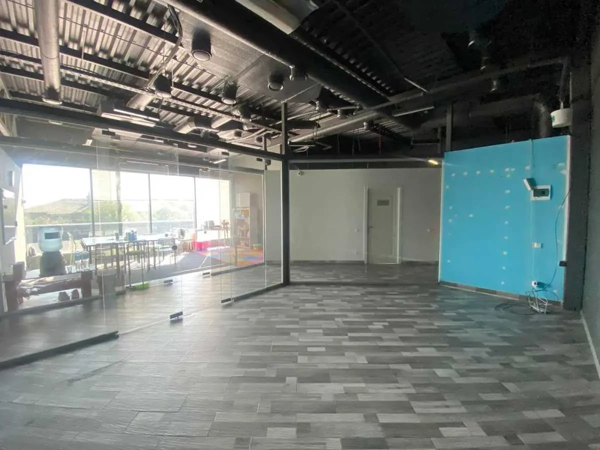 об’єкт сфери послуг Бориспільський, Гора, Калинова 2 14