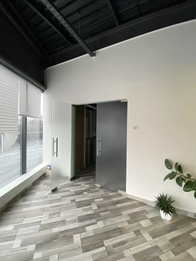 об’єкт сфери послуг Бориспільський, Гора, Калинова 2 8