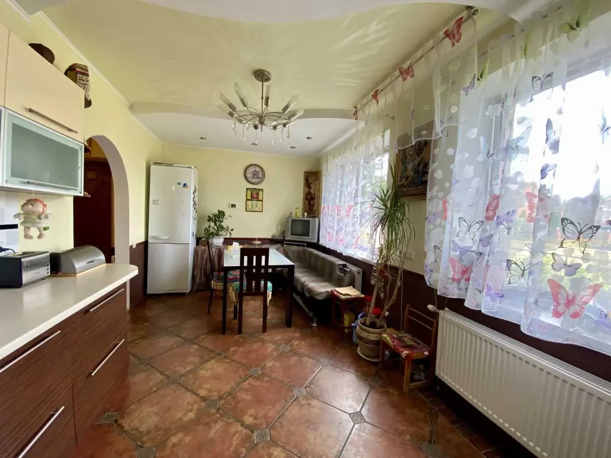 6-к будинок Бориспільський, Бориспіль, Братуся 13