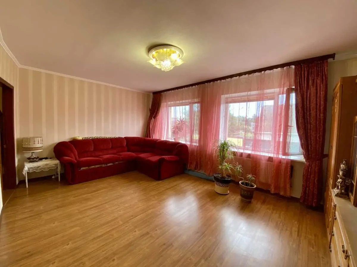 6-к будинок Бориспільський, Бориспіль, Братуся 14