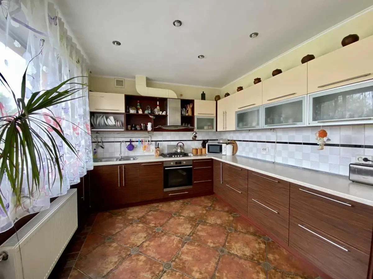 6-к будинок Бориспільський, Бориспіль, Братуся