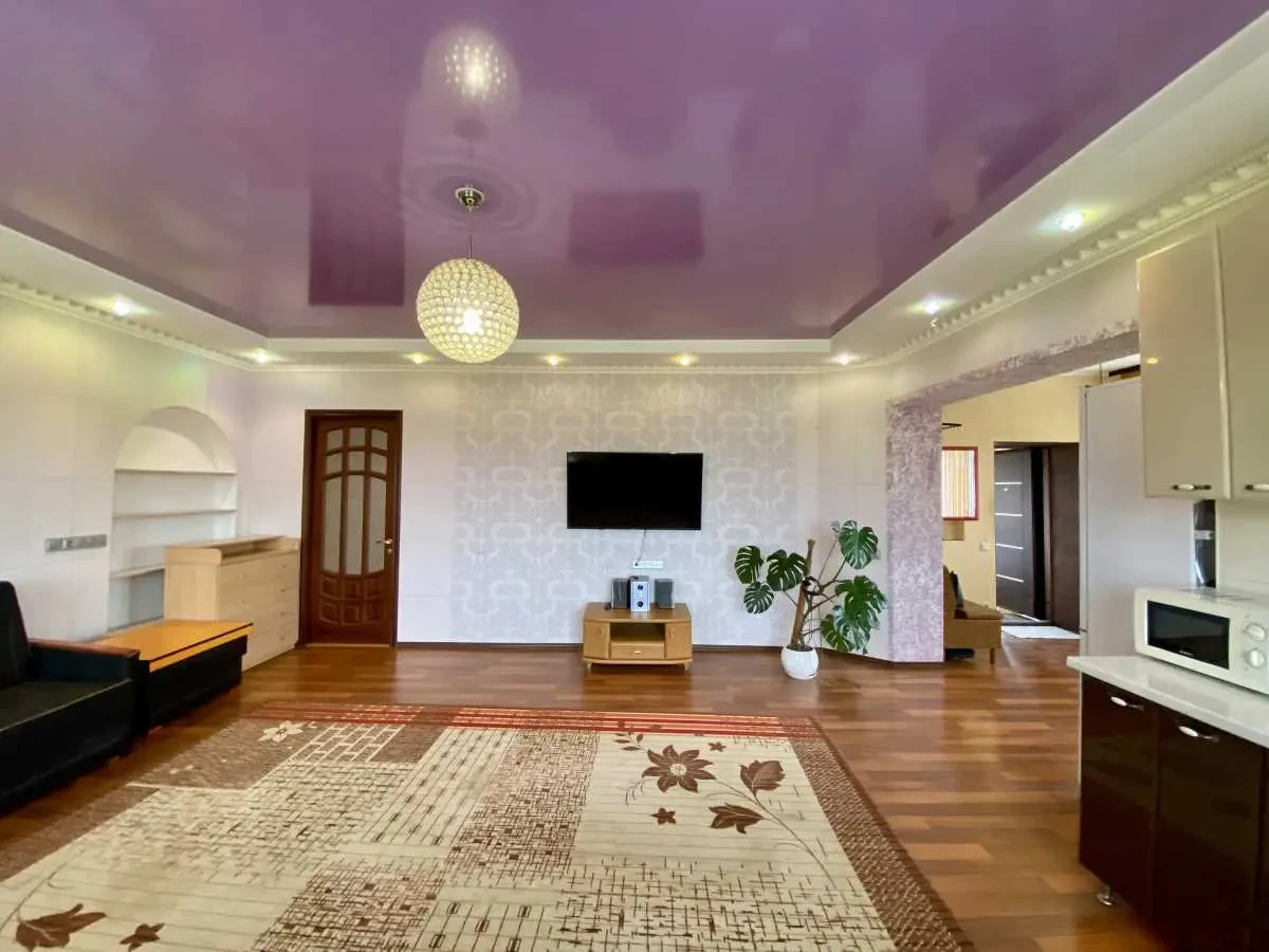 6-к будинок Бориспільський, Бориспіль, Братуся 8