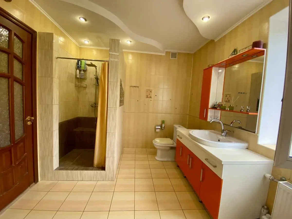 6-к будинок Бориспільський, Бориспіль, Братуся 18