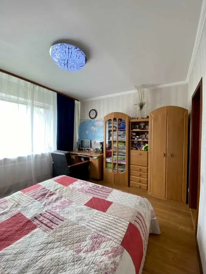 6-к будинок Бориспільський, Бориспіль, Братуся 16