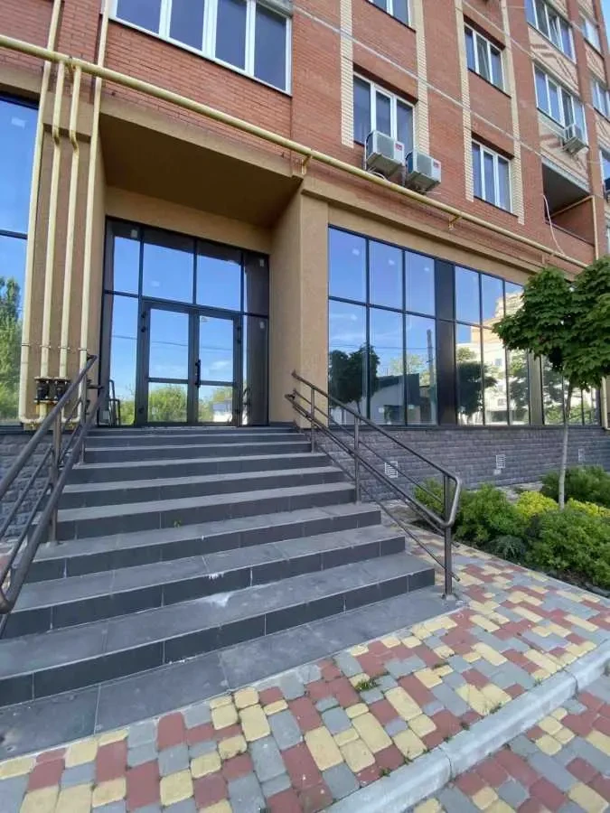 об’єкт сфери послуг Бориспільський, Бориспіль, Київський шлях 102 18