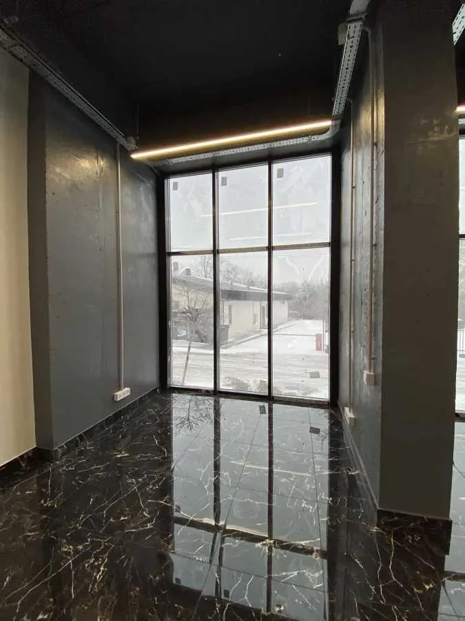 об’єкт сфери послуг Бориспільський, Бориспіль, Київський шлях 102 11