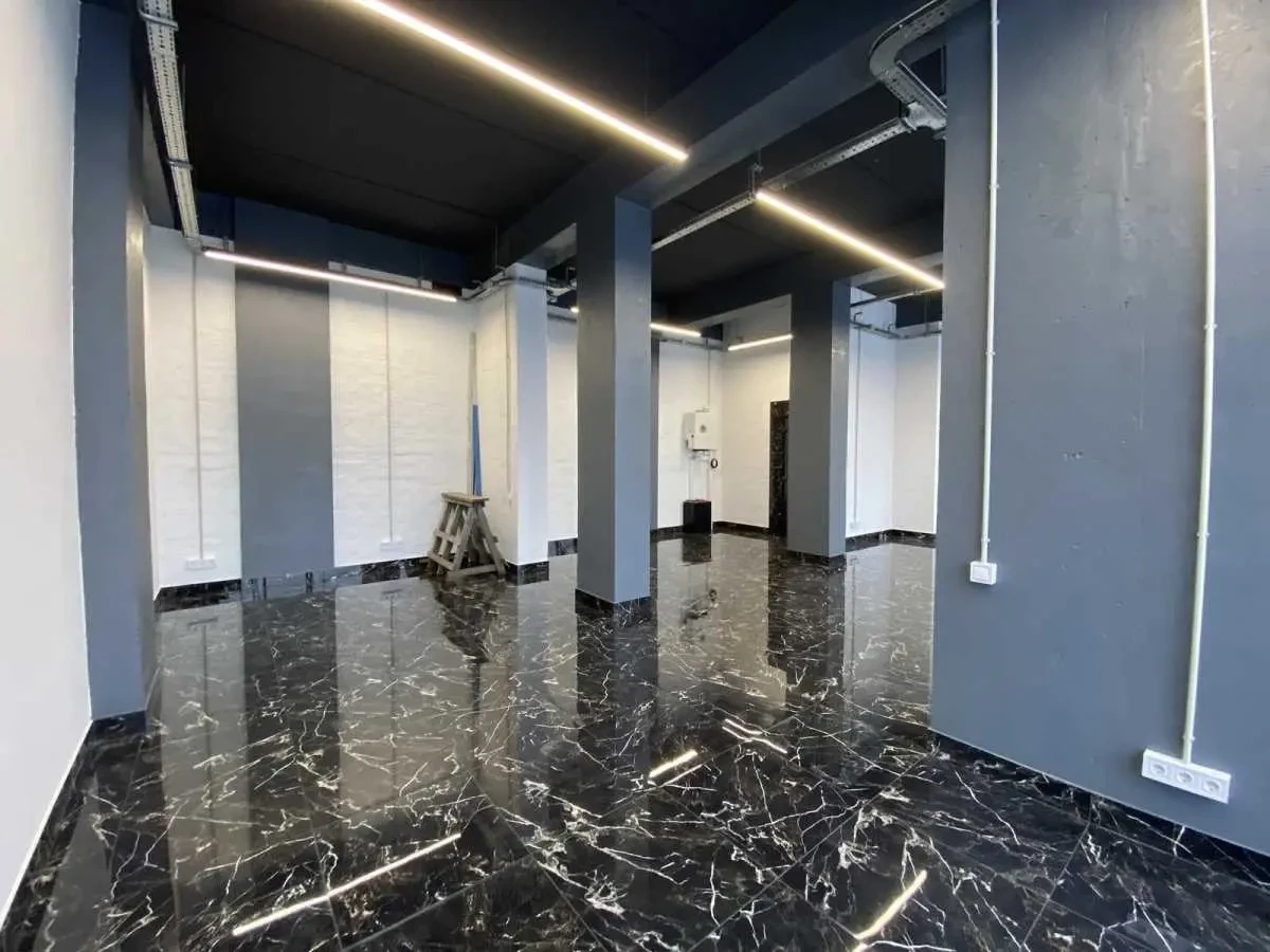 об’єкт сфери послуг Бориспільський, Бориспіль, Київський шлях 102 3