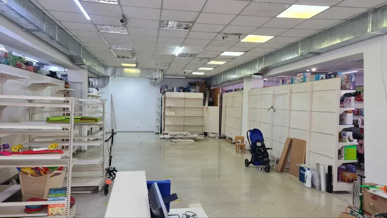 торгові площі Київ, Святошинський, Гната Юри 3 5