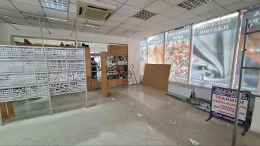 торгові площі Київ, Святошинський, Гната Юри 3