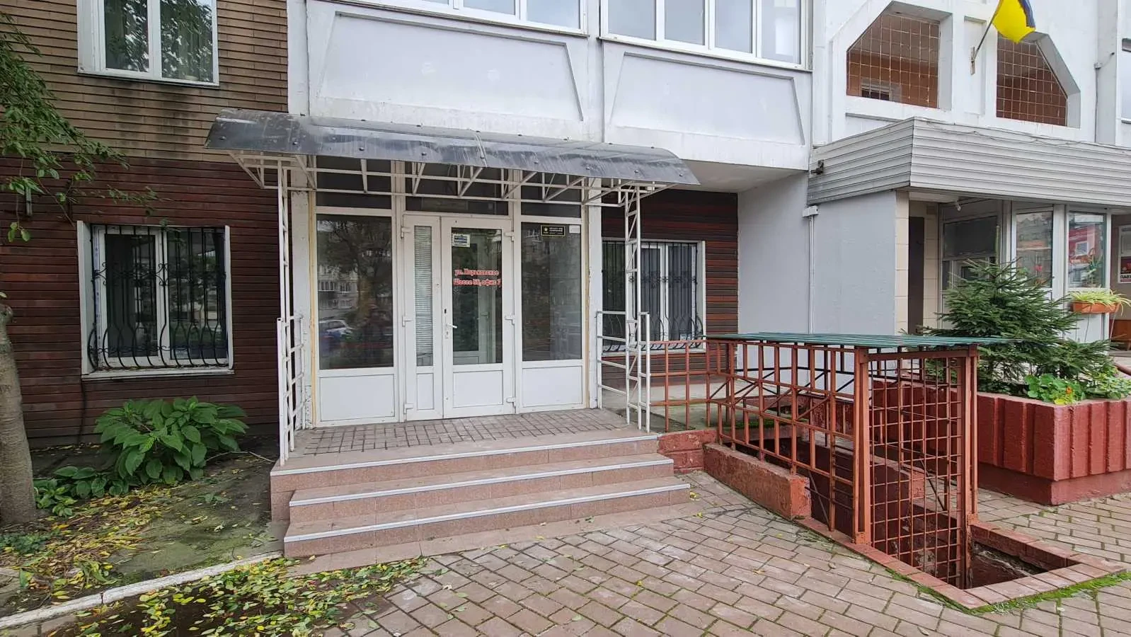 торгові площі Київ, Дарницький, Харківське 56 2