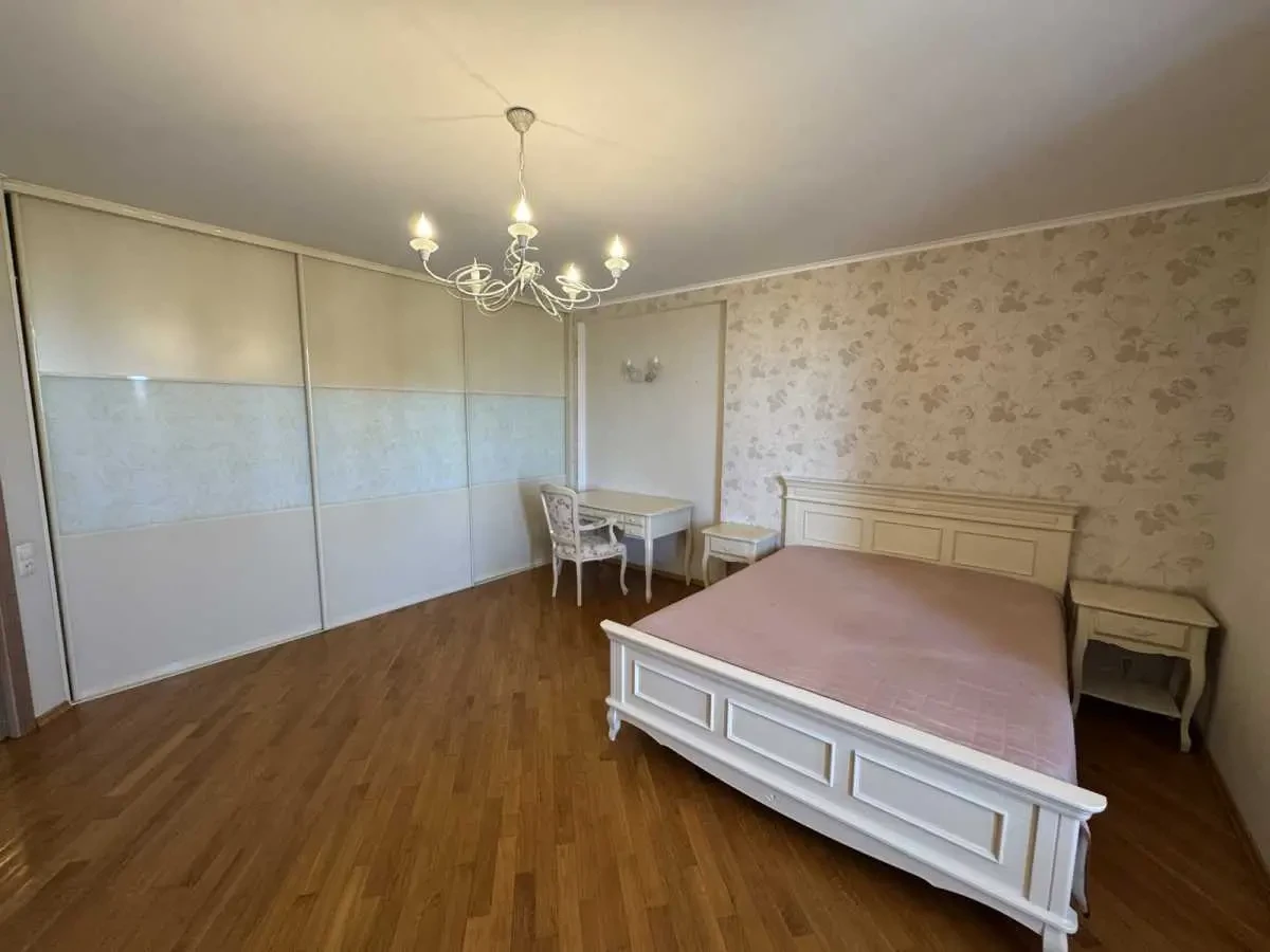 2-к квартира Київ, Голосіївський, Саперно-Слобідський 22 3