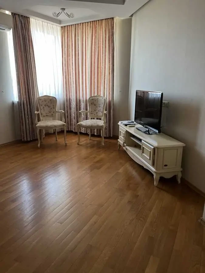 2-к квартира Київ, Голосіївський, Саперно-Слобідський 22 5