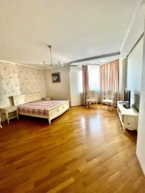 2-к квартира Київ, Голосіївський, Саперно-Слобідський 22