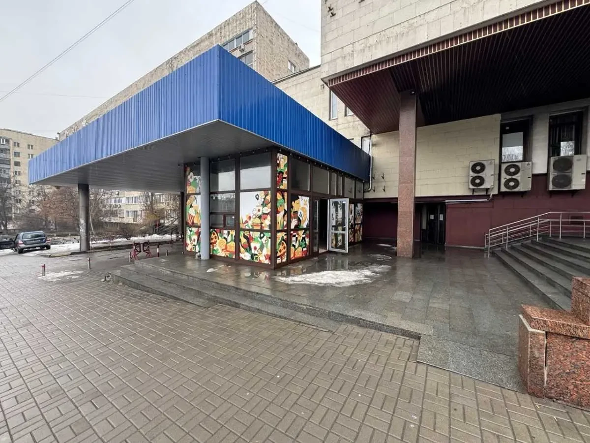 торгові площі Київ, Шевченківський, Тараса Шевченка 38