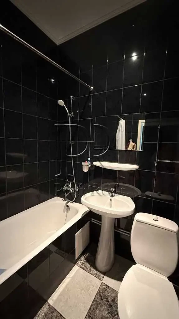 5-к будинок Бориспільський, Петропавлівське, Травнева вулиця 19