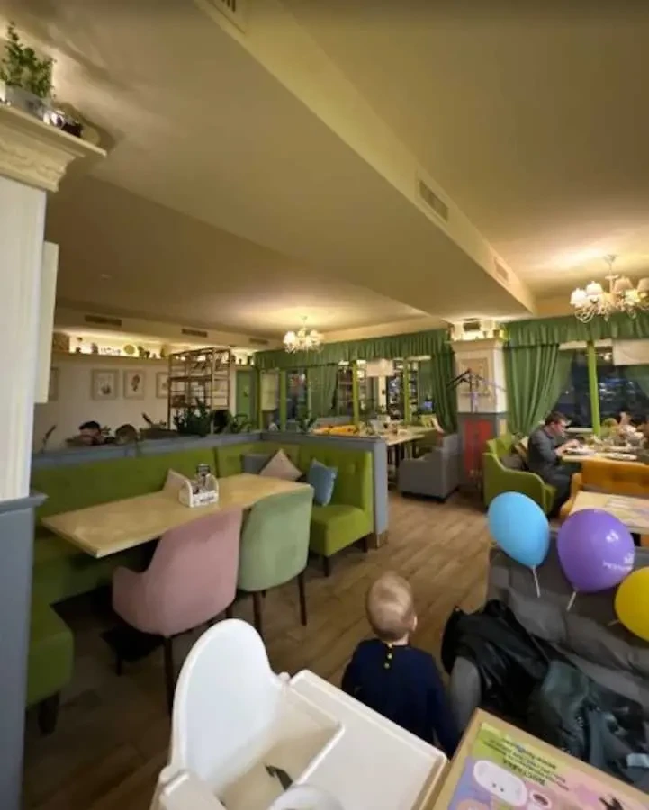 кафе, бар, ресторан Київ, Оболонський, Героїв Сталінграду 27 3