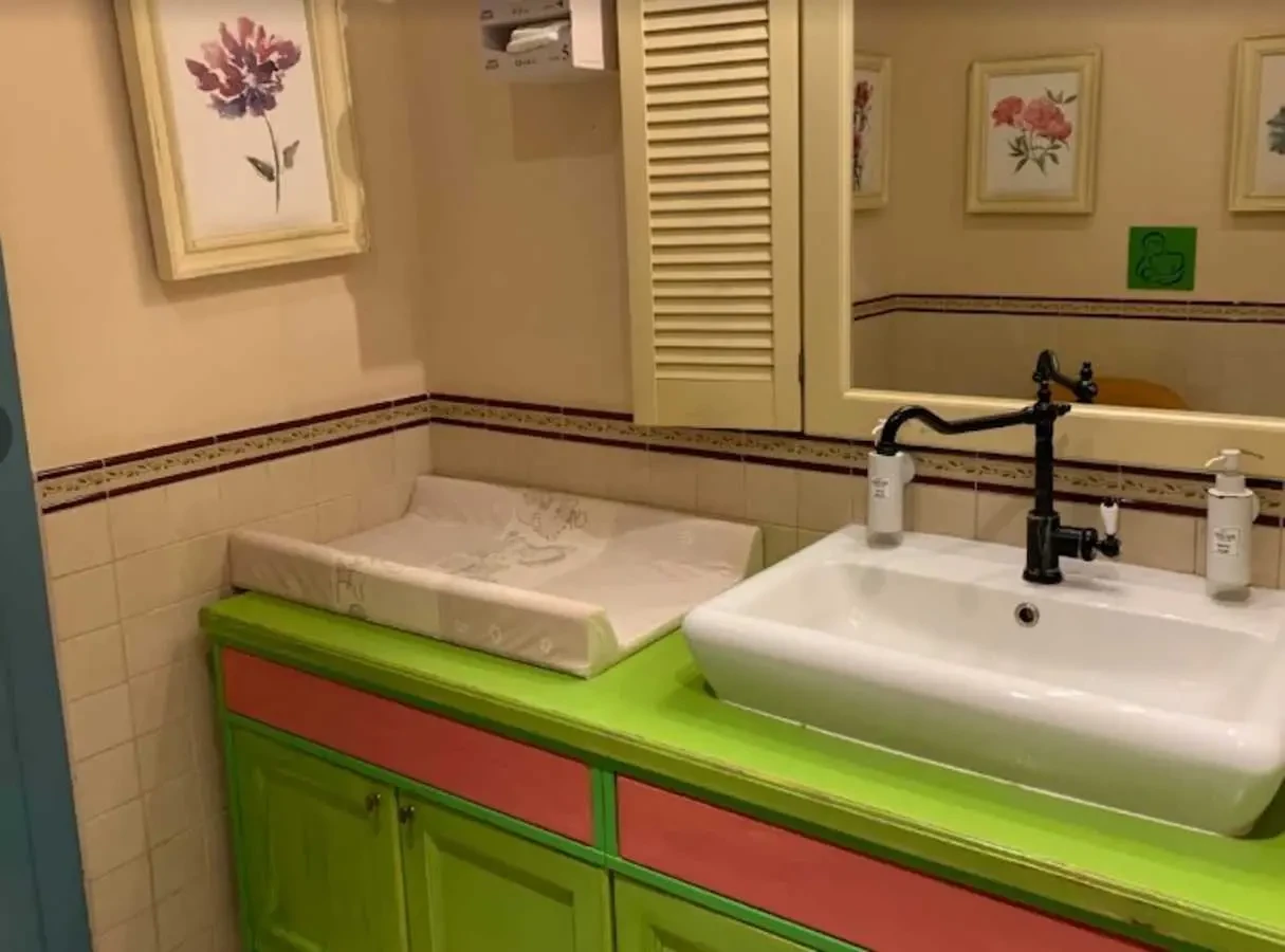 кафе, бар, ресторан Київ, Оболонський, Героїв Сталінграду 27 8