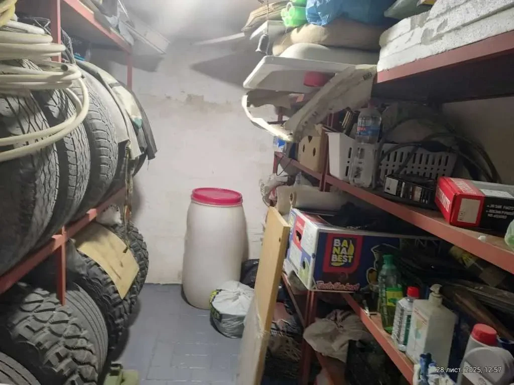 окремий гараж Київ, Деснянський, Радунська 3 23