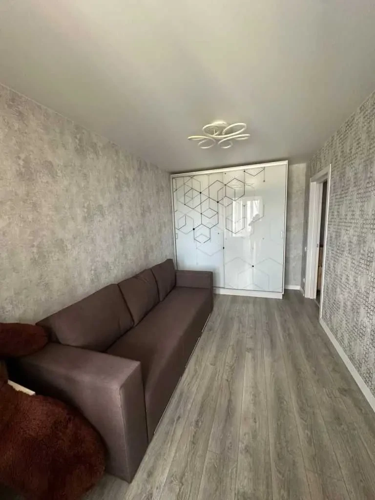 2-к квартира Броварський, Бровари, Незалежності 2 3