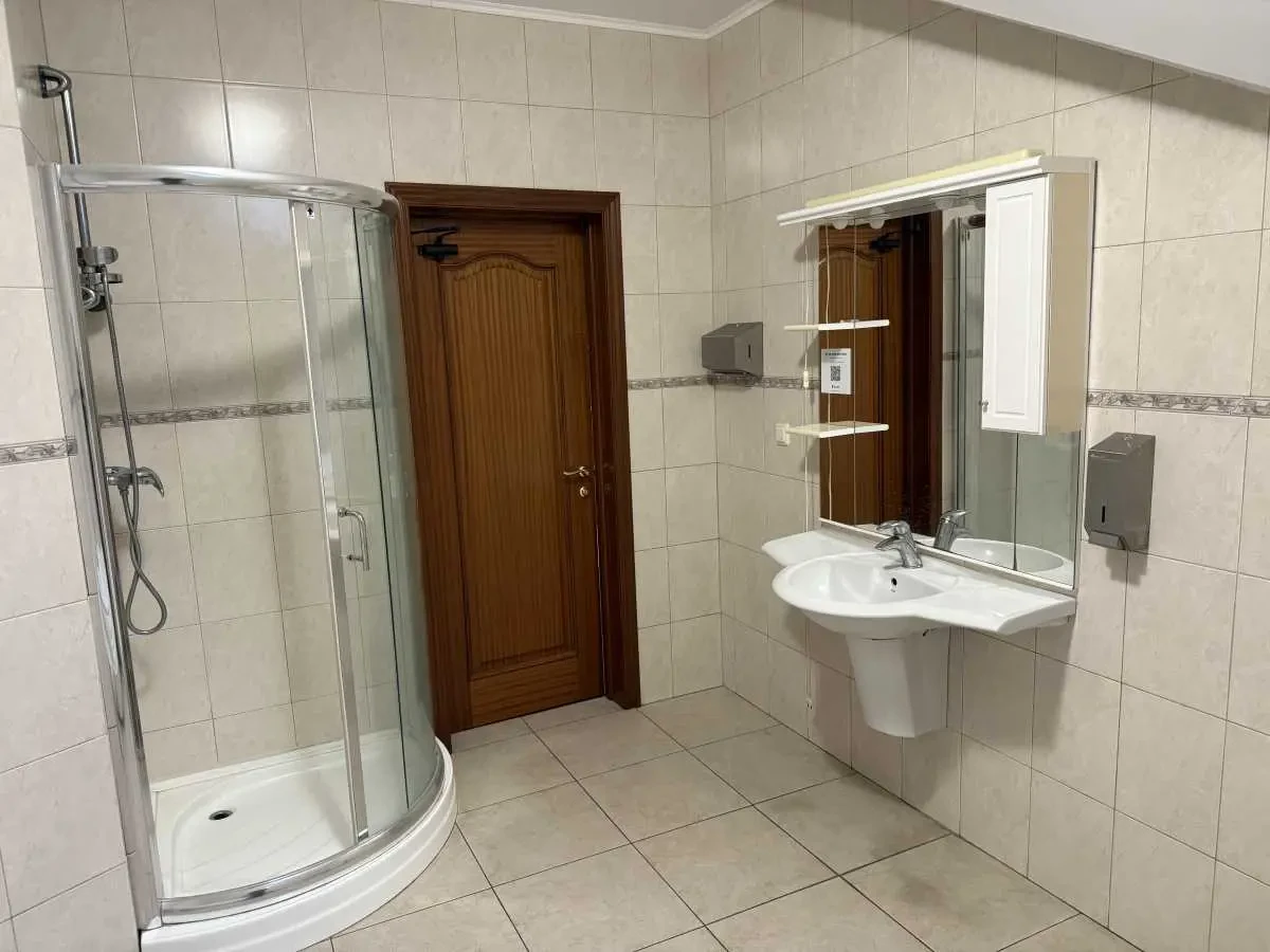 офісне приміщення Київ, Шевченківський, Трьохсвятительська 13 21