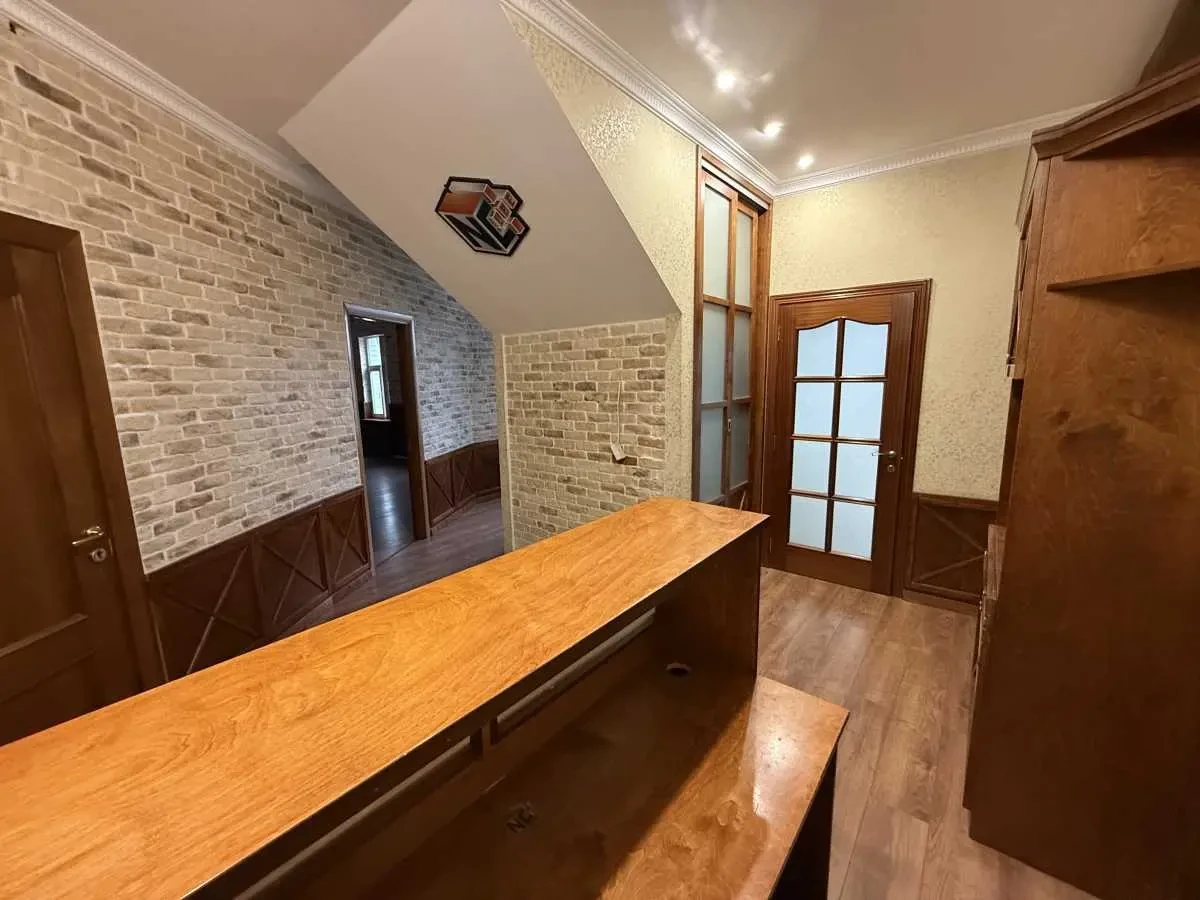 офісне приміщення Київ, Шевченківський, Трьохсвятительська 13 12