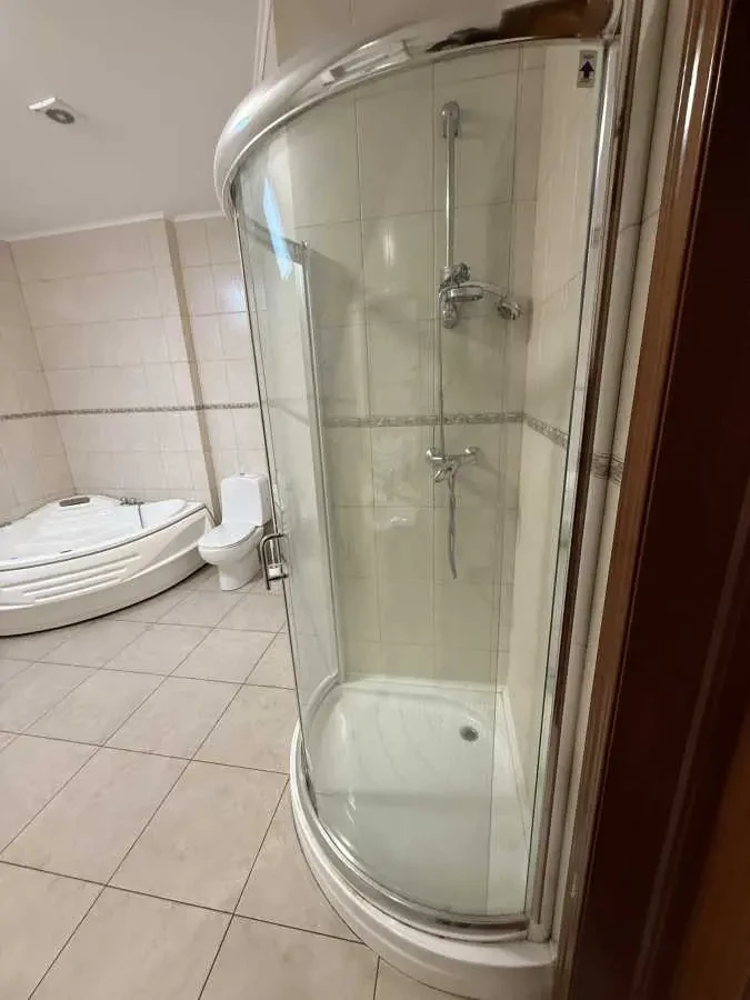 офісне приміщення Київ, Шевченківський, Трьохсвятительська 13 20