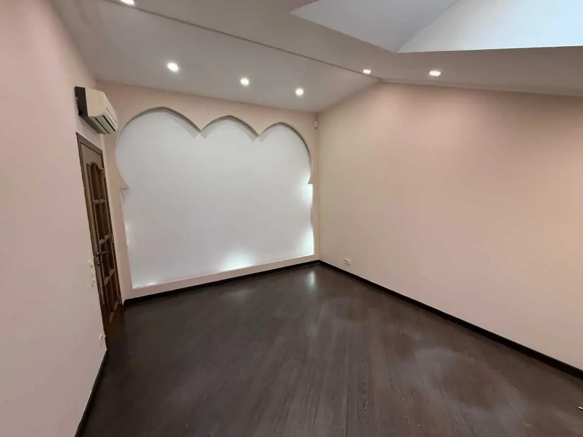 офісне приміщення Київ, Шевченківський, Трьохсвятительська 13 24