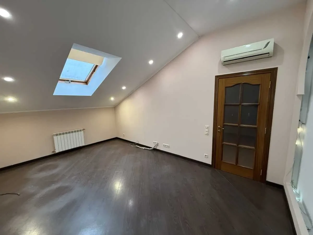 офісне приміщення Київ, Шевченківський, Трьохсвятительська 13 23