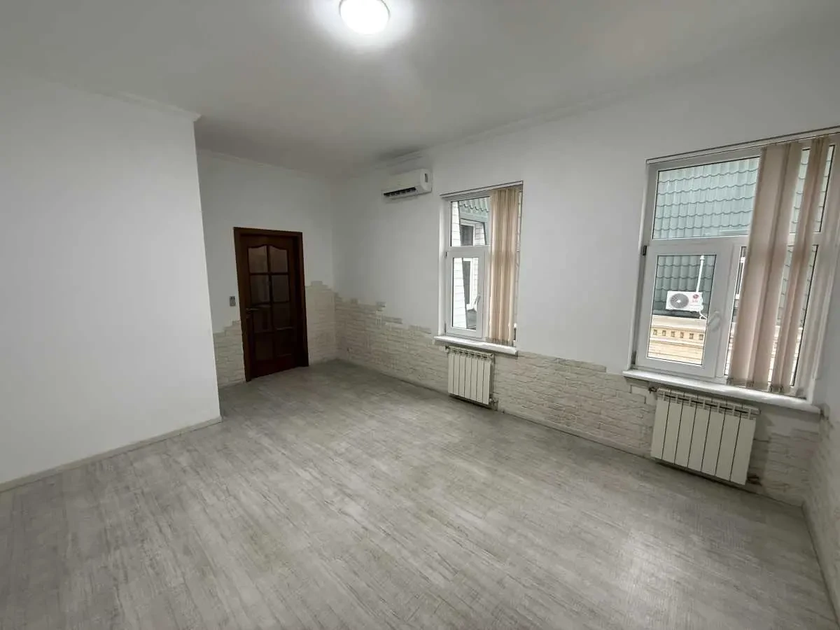 офісне приміщення Київ, Шевченківський, Трьохсвятительська 13 4