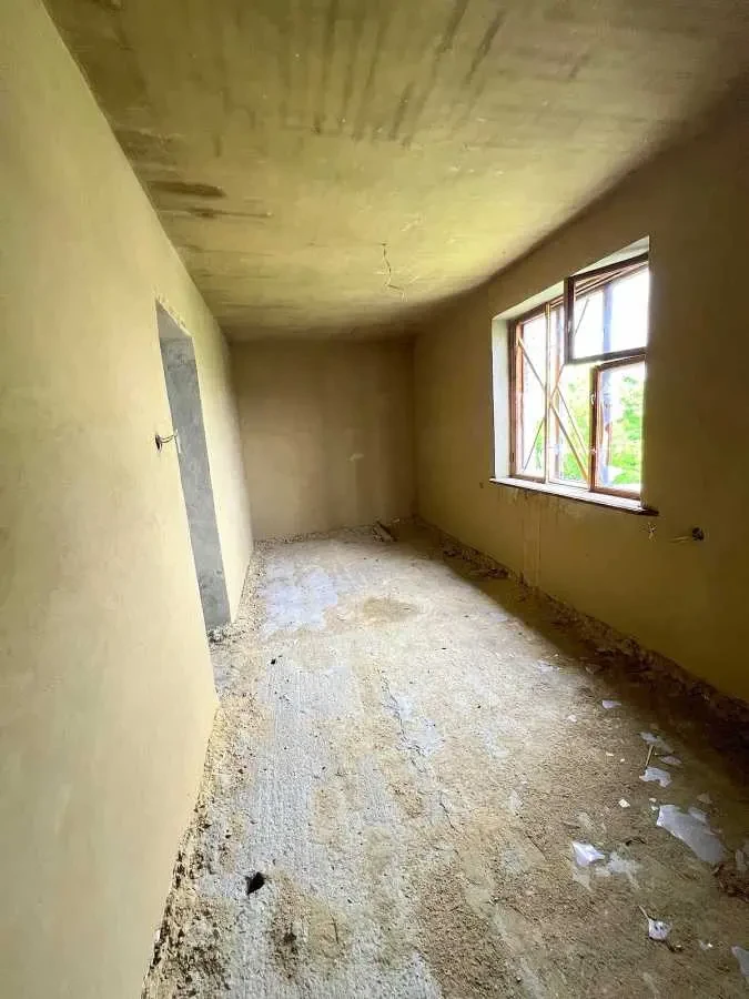 6-к будинок Бучанський, Макарів, Волошкова 17