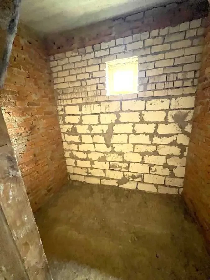 6-к будинок Бучанський, Макарів, Волошкова 13