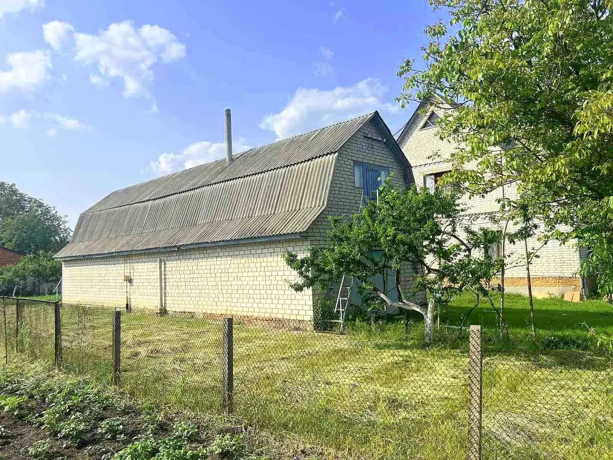 6-к будинок Бучанський, Макарів, Волошкова 5