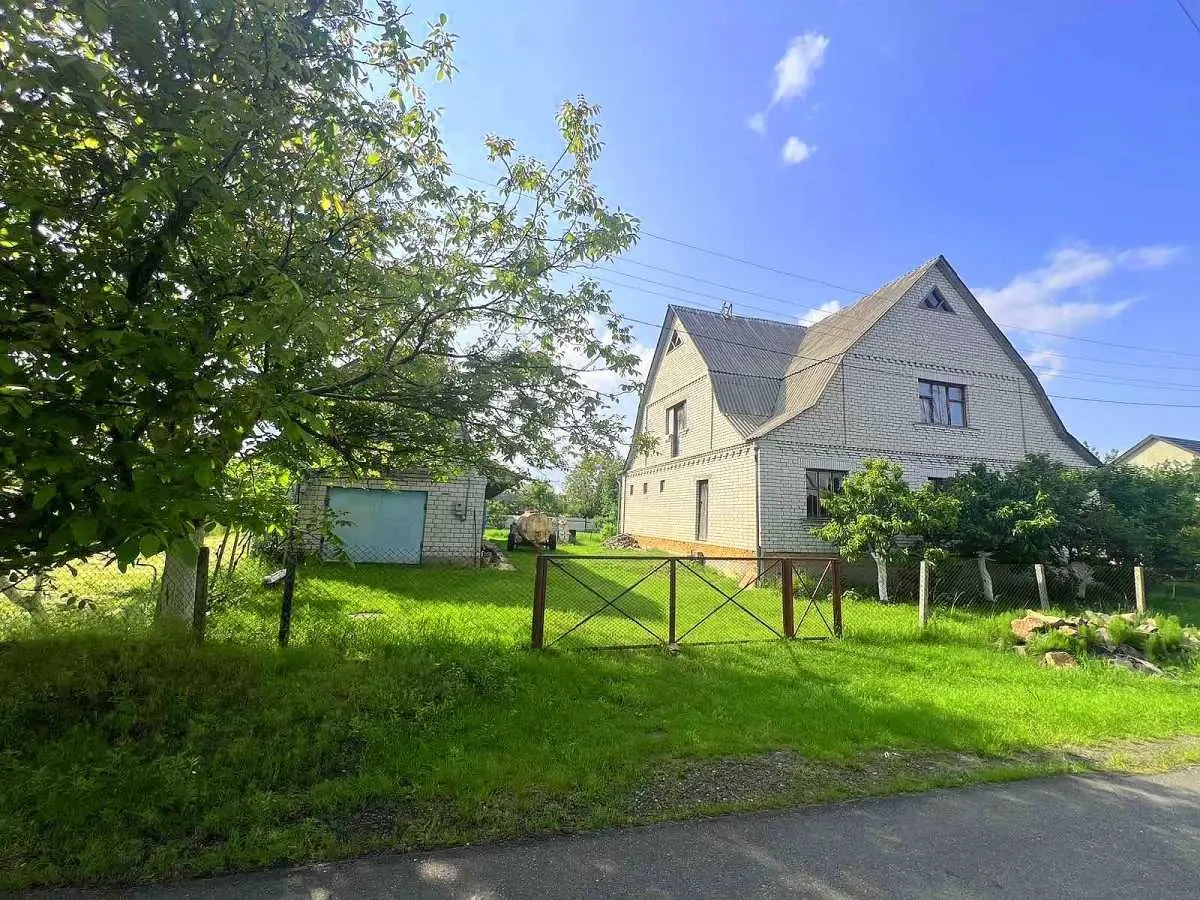 6-к будинок Бучанський, Макарів, Волошкова 6