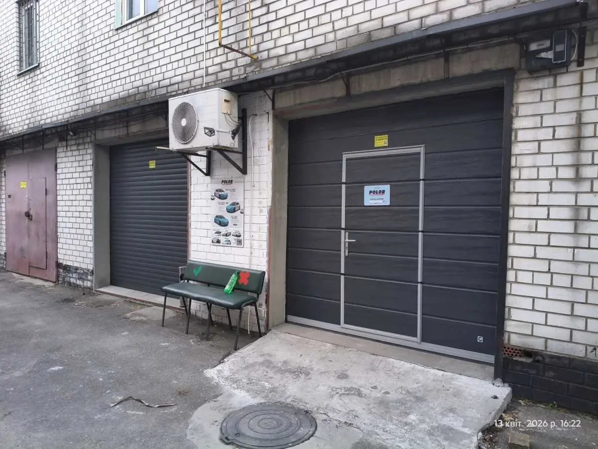окремий гараж Київ, Деснянський, Крайня 13 11