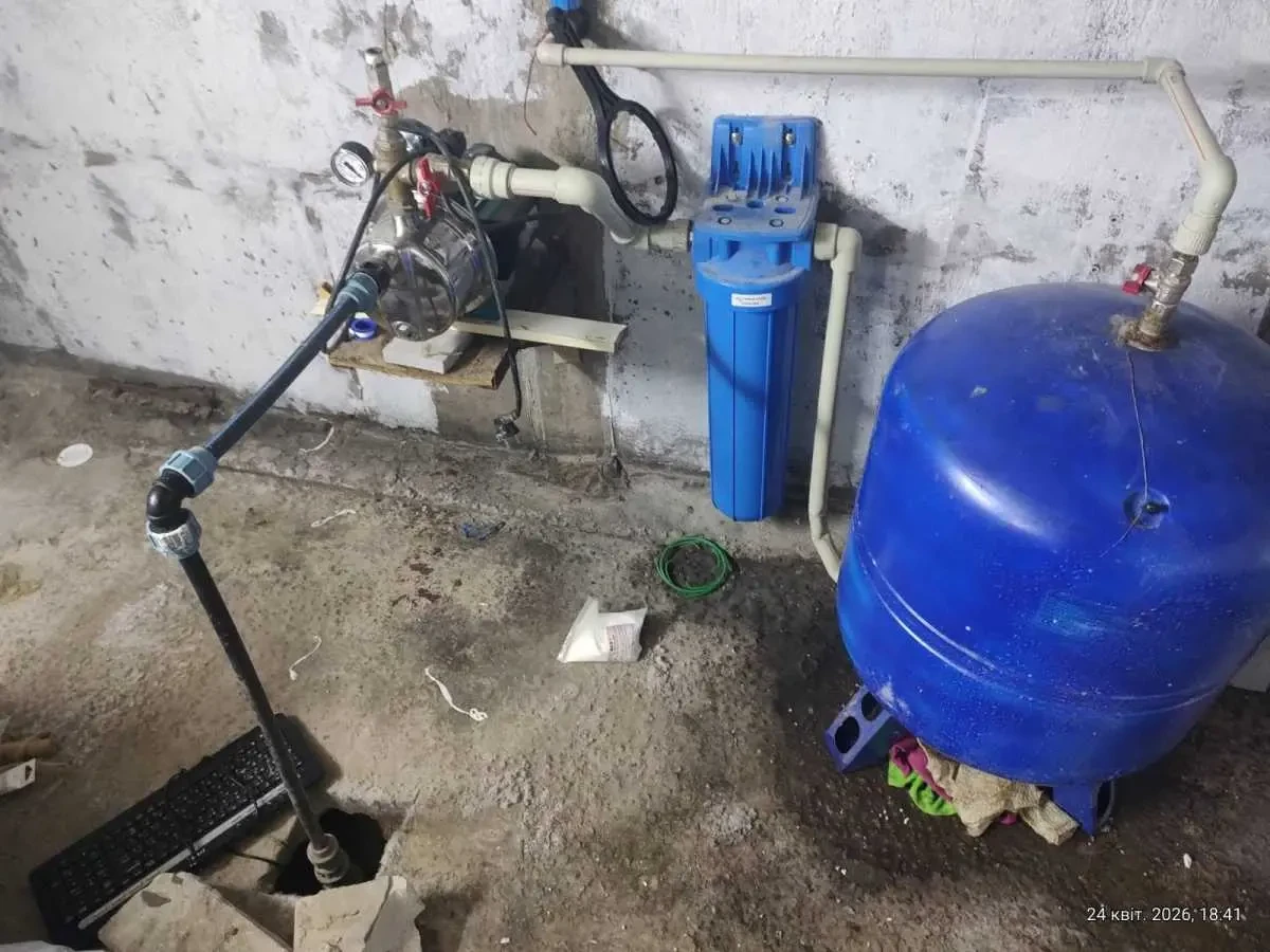 окремий гараж Київ, Деснянський, Крайня 13 15