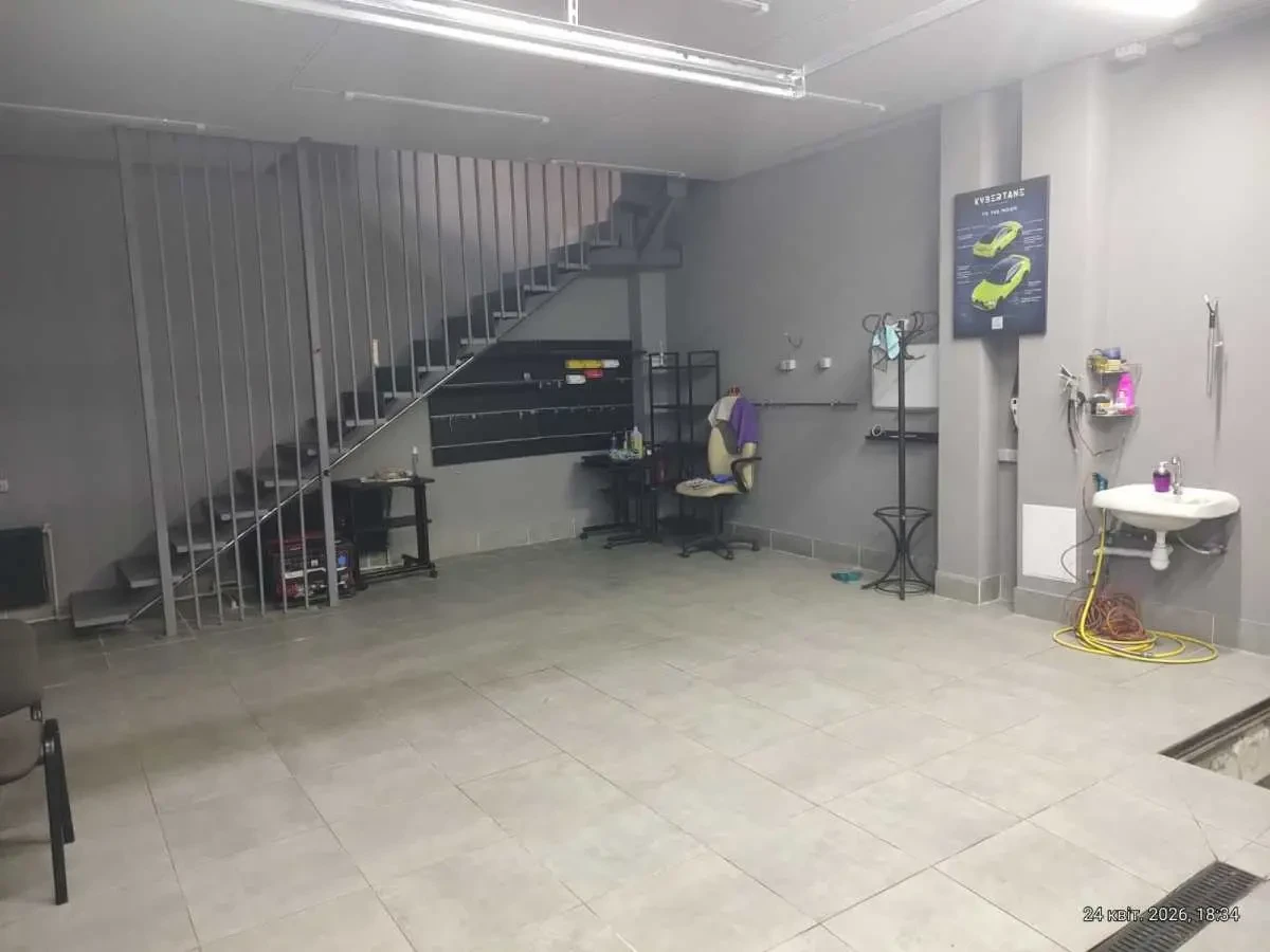 окремий гараж Київ, Деснянський, Крайня 13 19