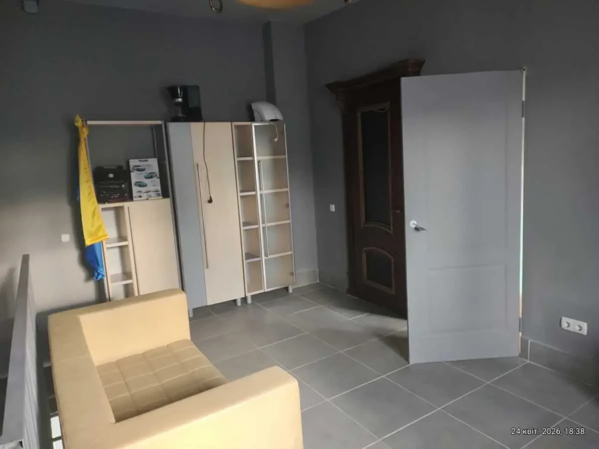 окремий гараж Київ, Деснянський, Крайня 13 17