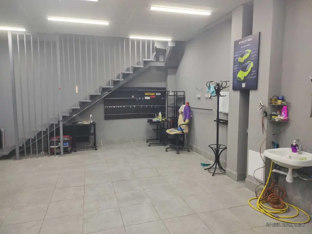 окремий гараж Київ, Деснянський, Крайня 13 2