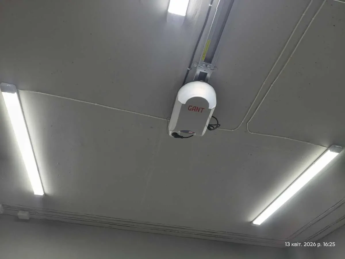 окремий гараж Київ, Деснянський, Крайня 13 23