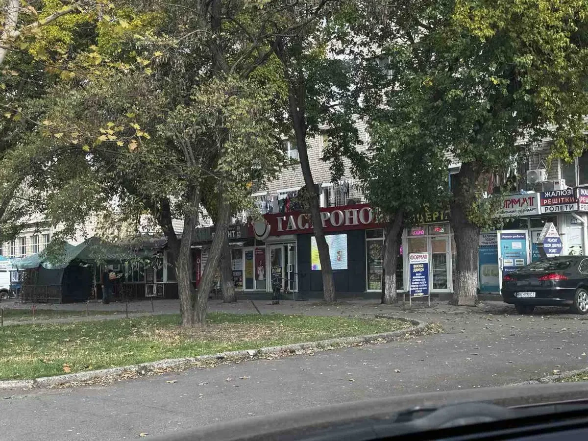 торгові площі Миколаїв, Центральний, проспект Миру 22/2