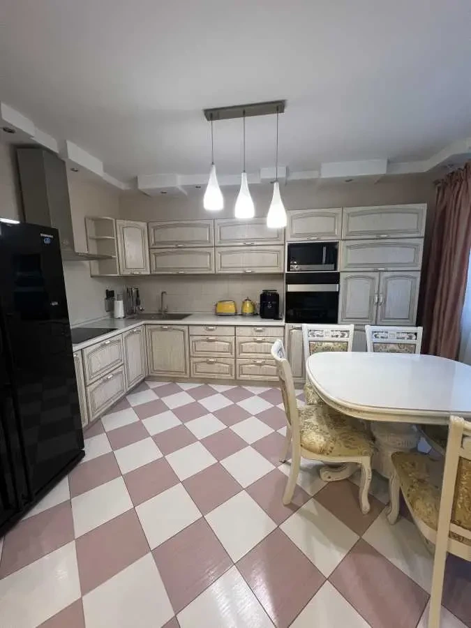 4-к квартира Київ, Солом`янський, Волинська 10