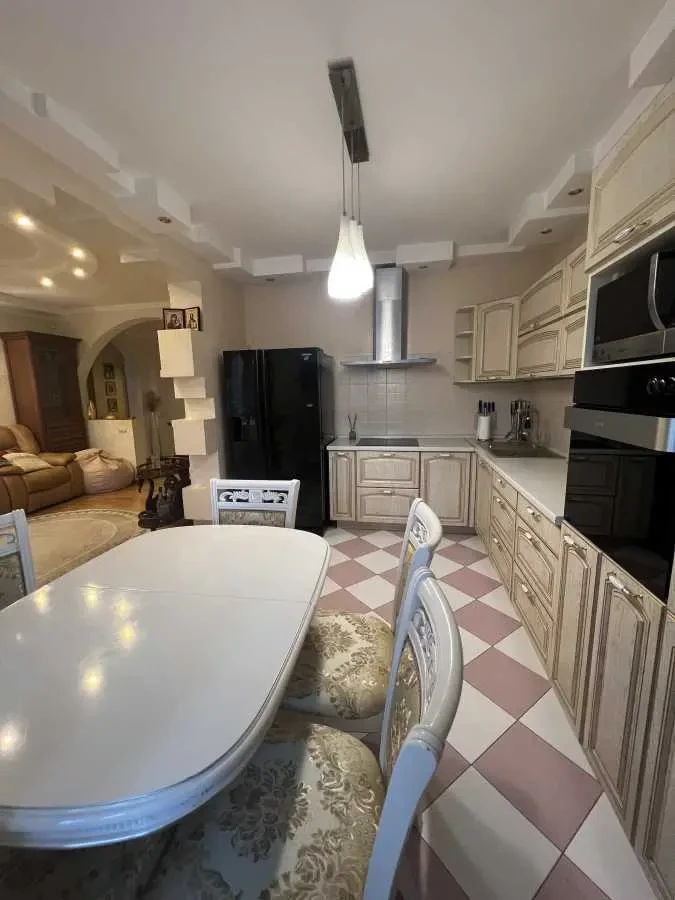 4-к квартира Київ, Солом`янський, Волинська 10 2