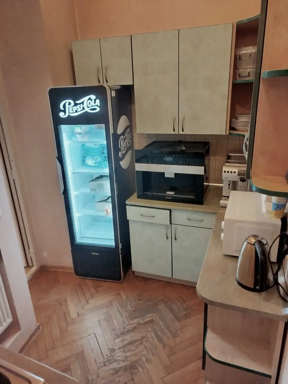 Продаж офісного приміщення 85 м2 в елітн. Центрі Львова, вул.Я.Стецька 9