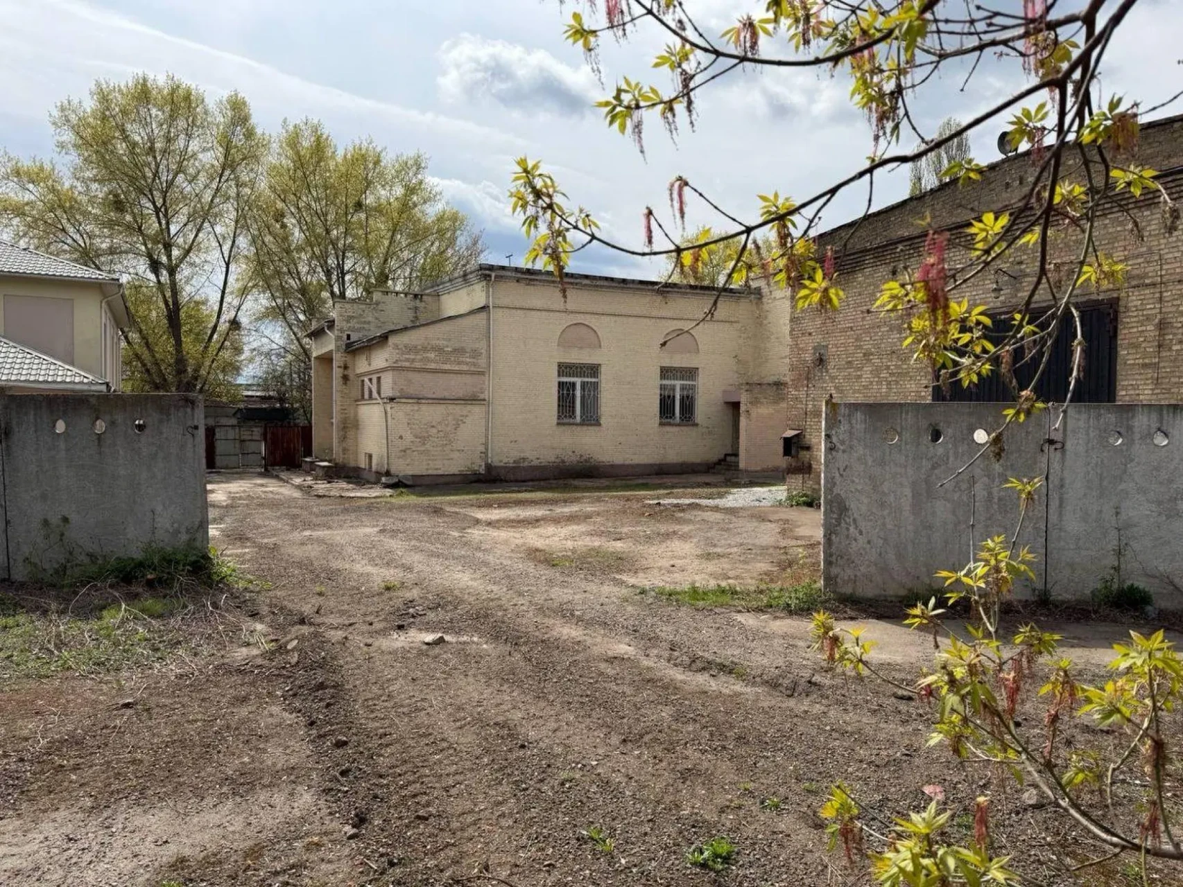 Оренда комерційного приміщення складу 4