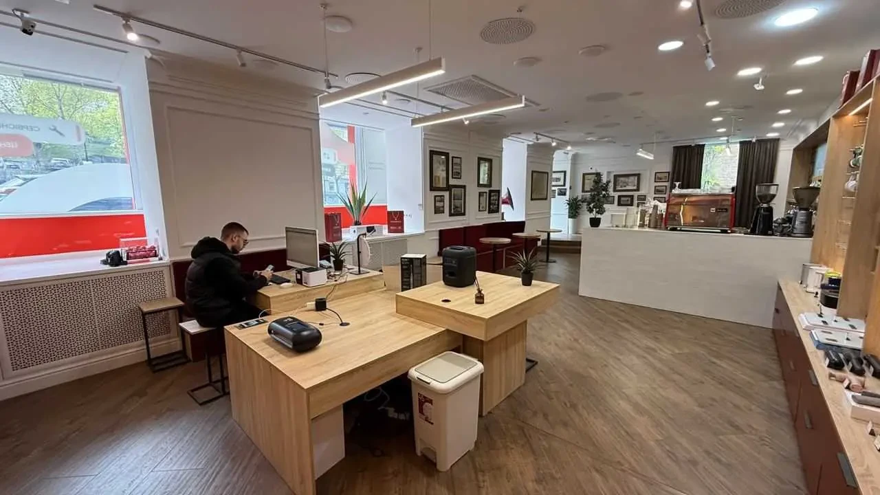 торгові площі Київ, Печерський, Лесі Українки 2 4